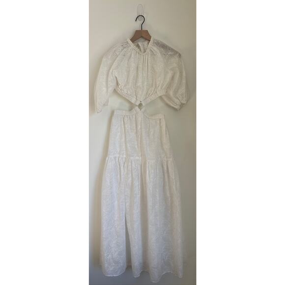 Significant Other Skyler Maxi Dress in White. Size 6 - Picture 2 of 8
